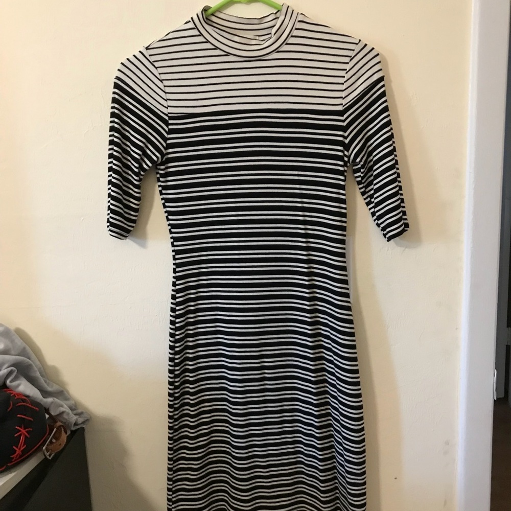 Midi body-con type dress